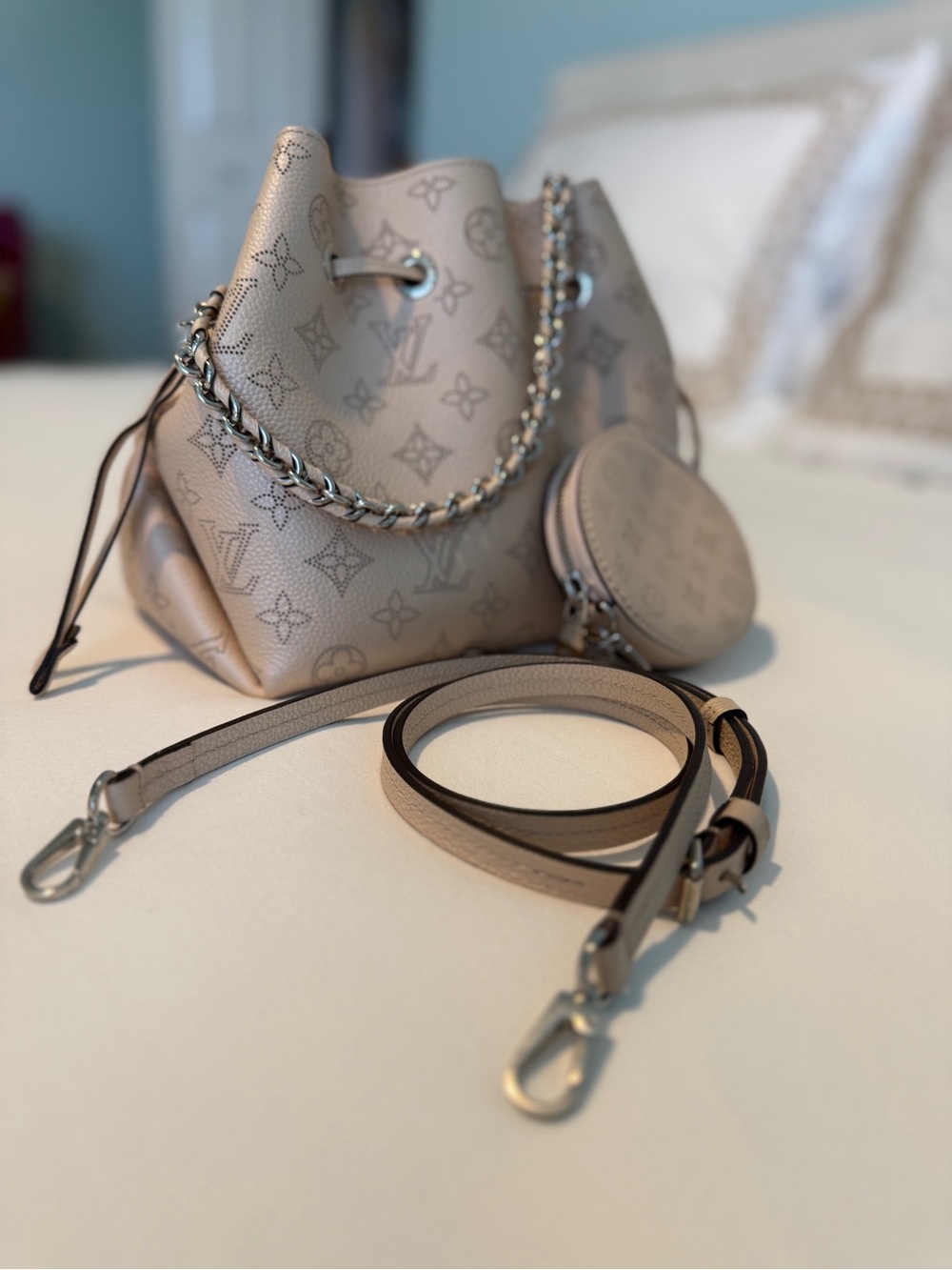Genuine Louis Vuitton “Bella” Leather Handbag - Picture 2 of 13